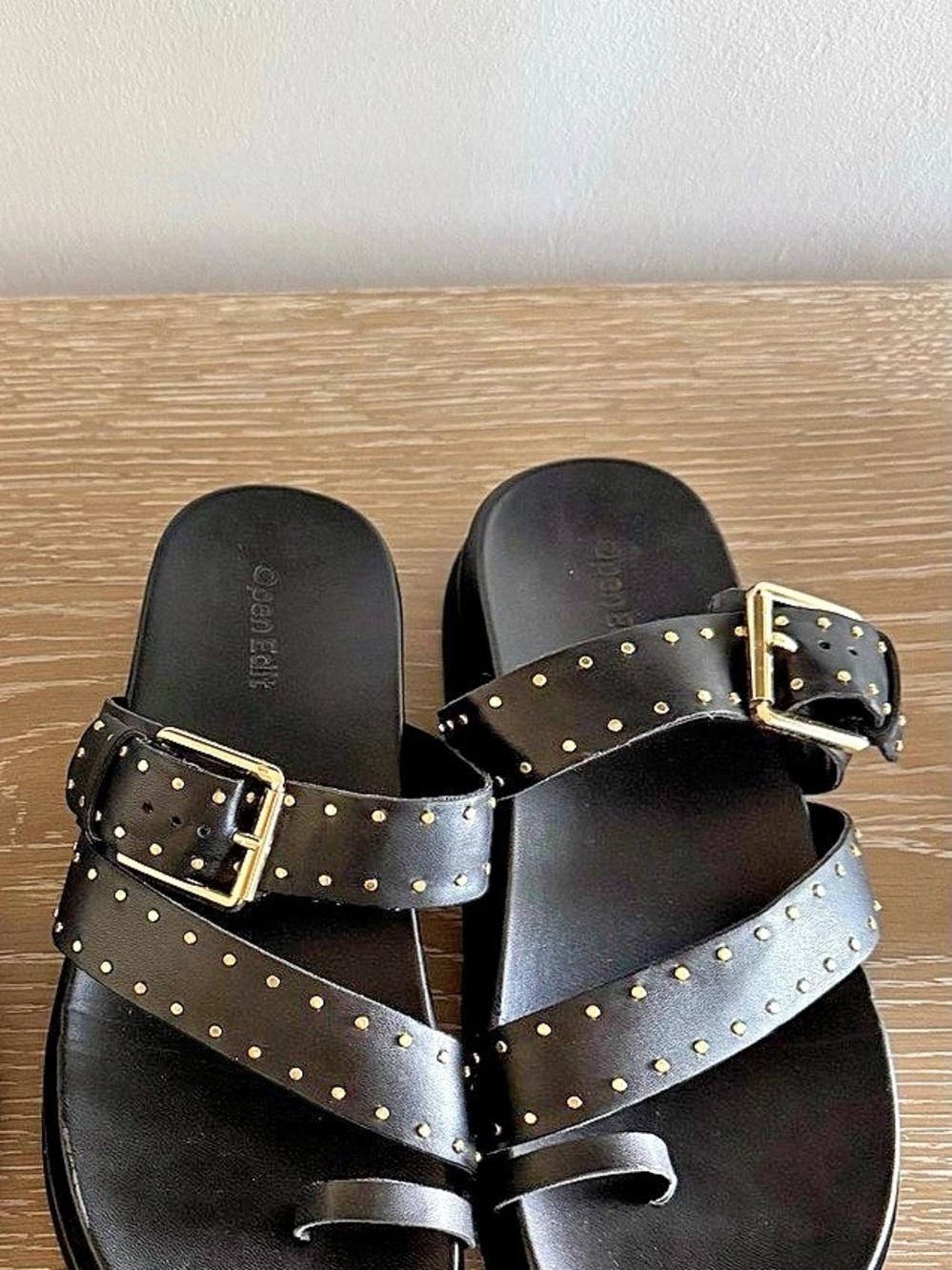 Open Edit Toe Ring Sandals Black & Gold